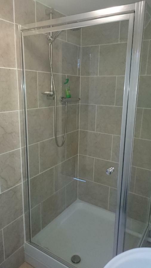 Mount Pleasant Hotel Aberdare Bagian luar foto