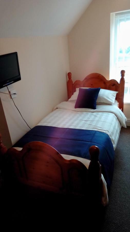 Mount Pleasant Hotel Aberdare Bagian luar foto